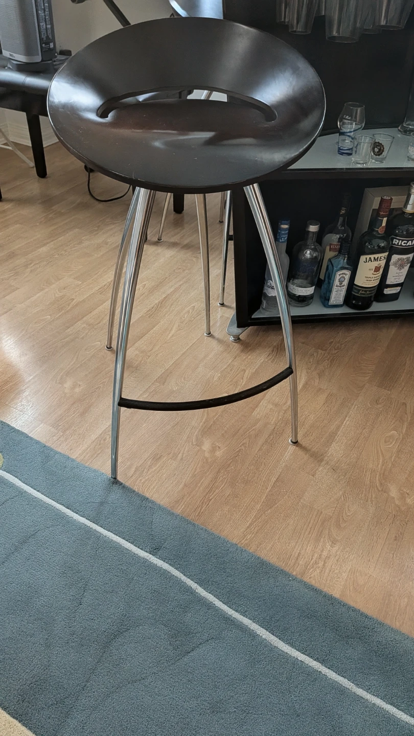 Design Curved Home Bar with Three Stools. - photo 2