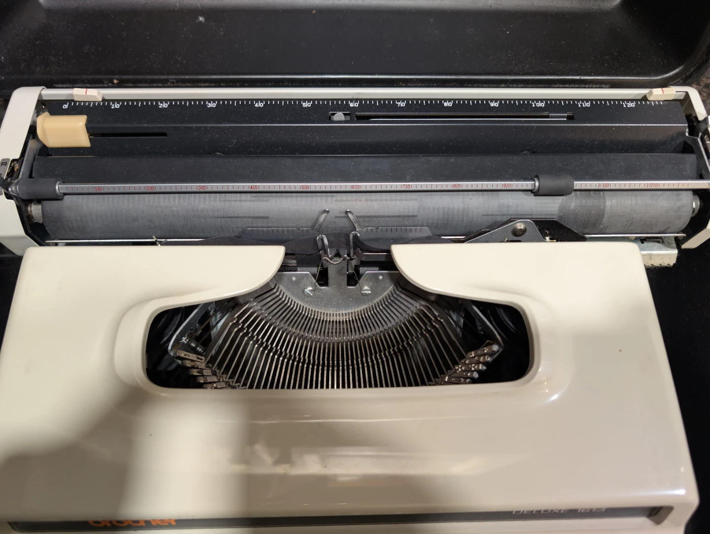 Vintage Brother Deluxe 1613 Typewriter - photo 2