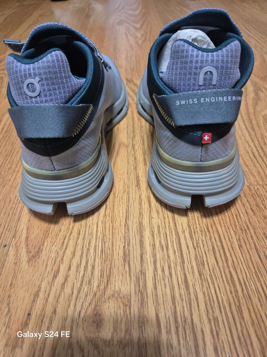 On Running Cloudnova Sample Shoes - photo 3