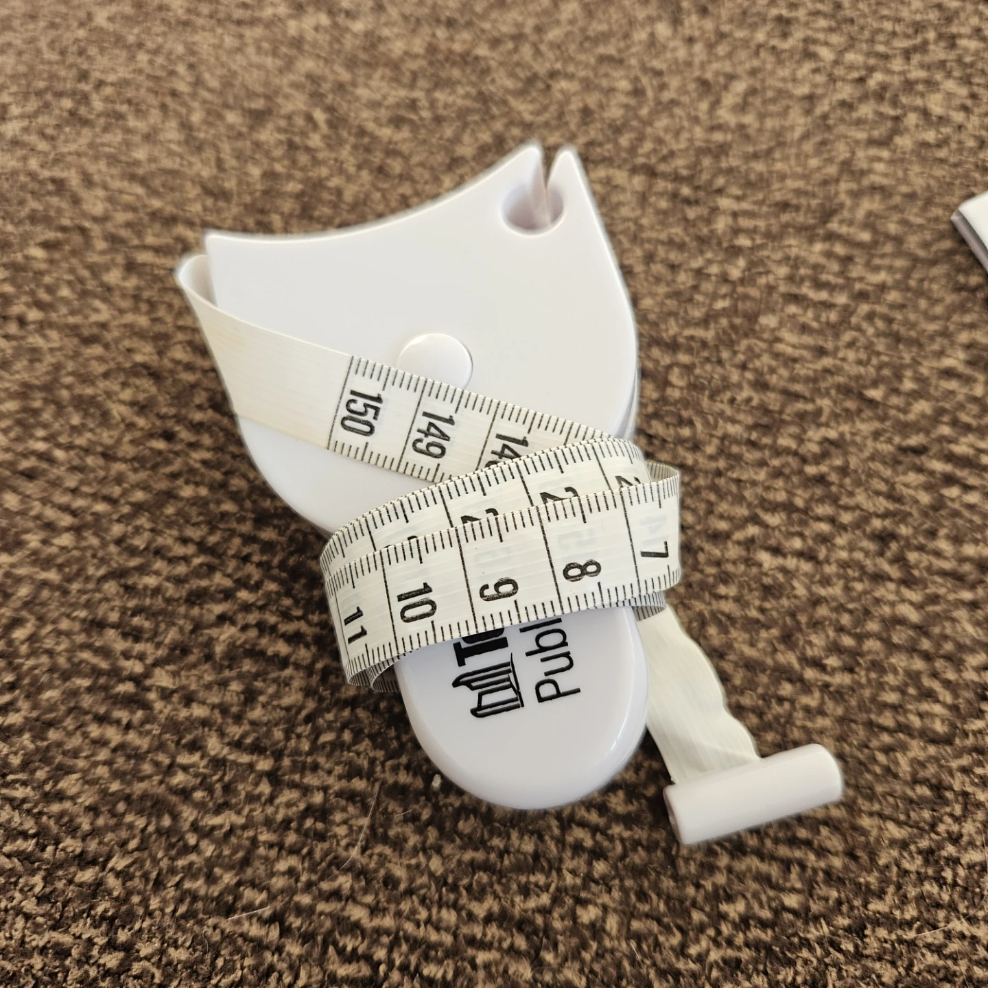 Centimeter Measuring Tape, retractor doesn't work