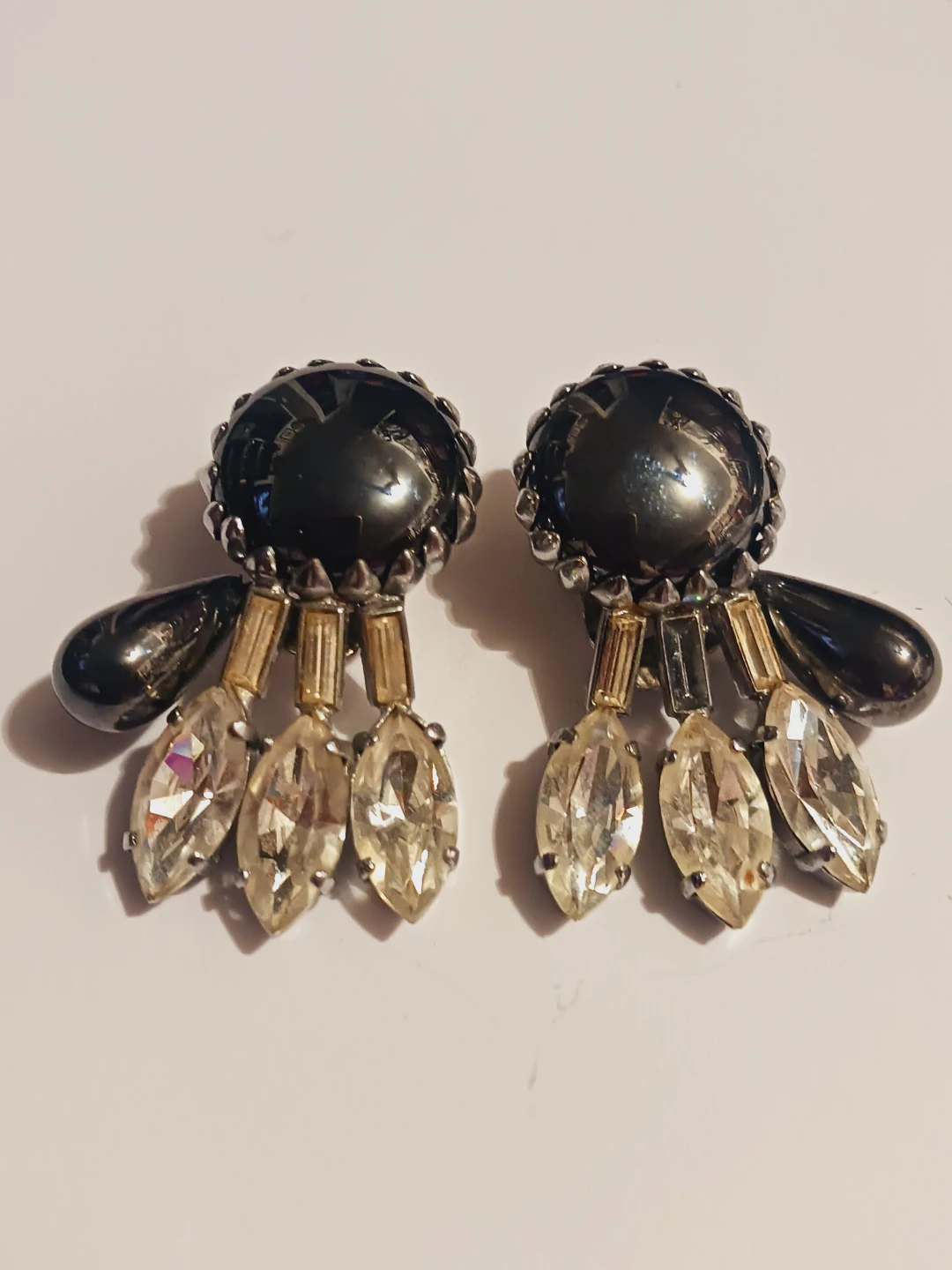 Beautiful Hematite & Clear Rhinestone Clip-On Earrings