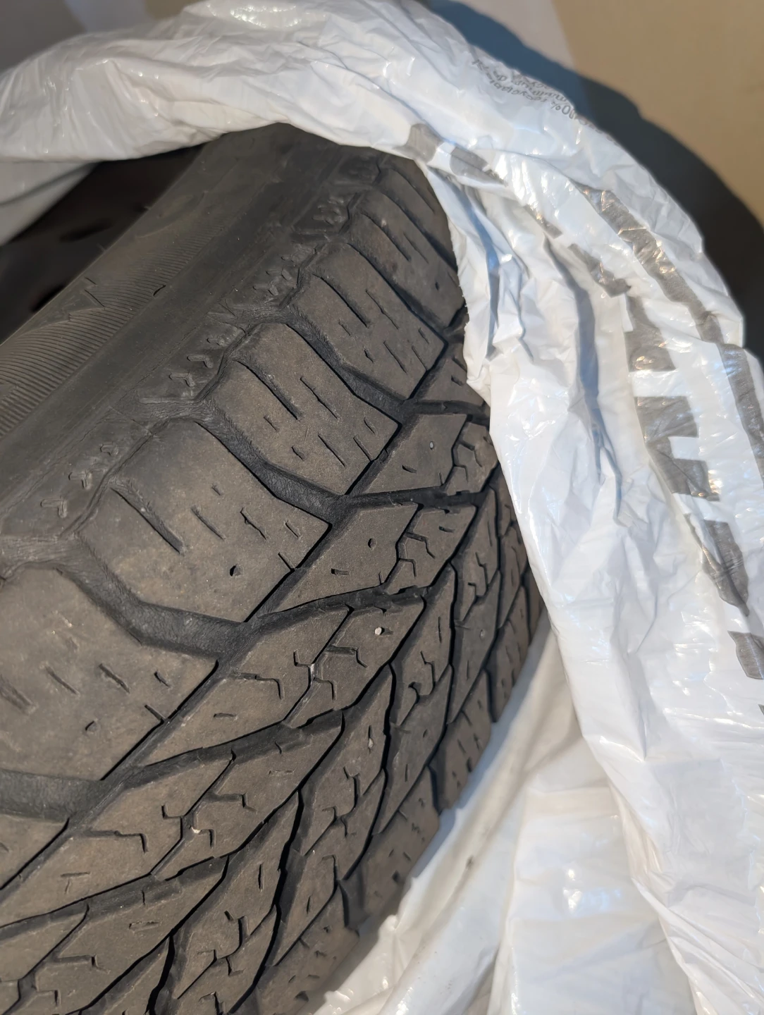 2017 Dodge Caravan Goodyear 225/65R17 Tire on Steel Rim - photo 4