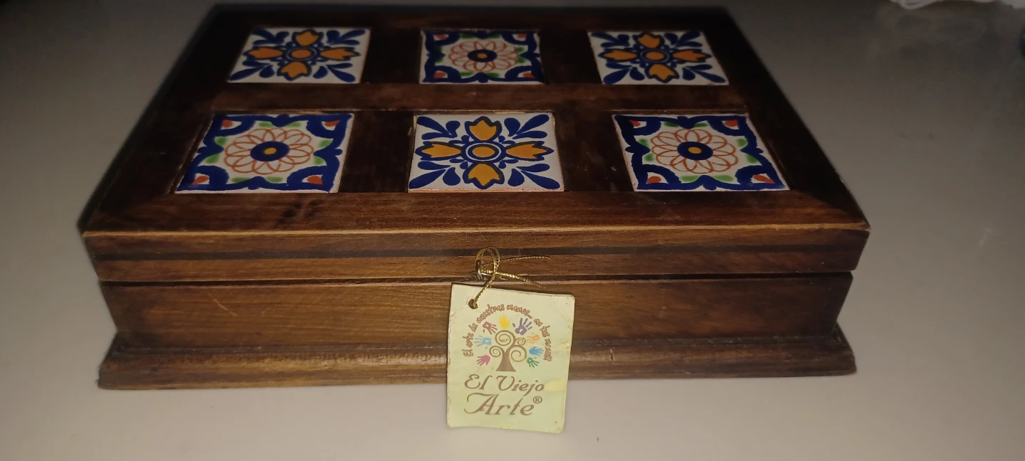 (BRAND NEW) El Viejo Arte Decorative Premium Wooden Box