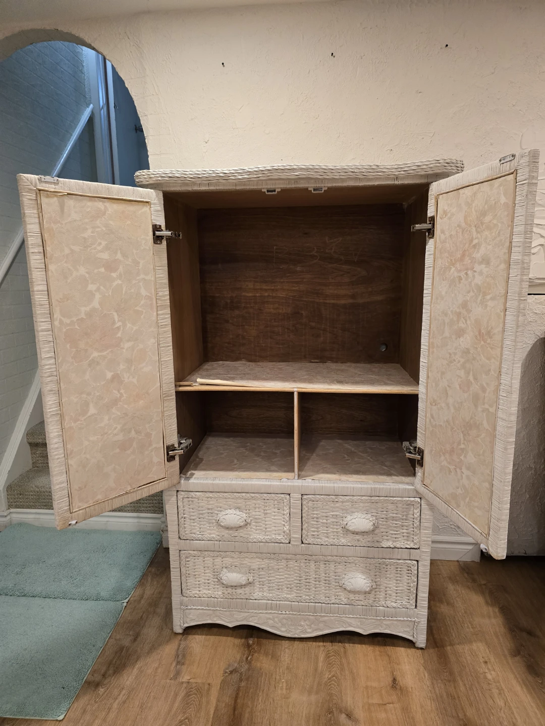 White Wicker Armoire - photo 3