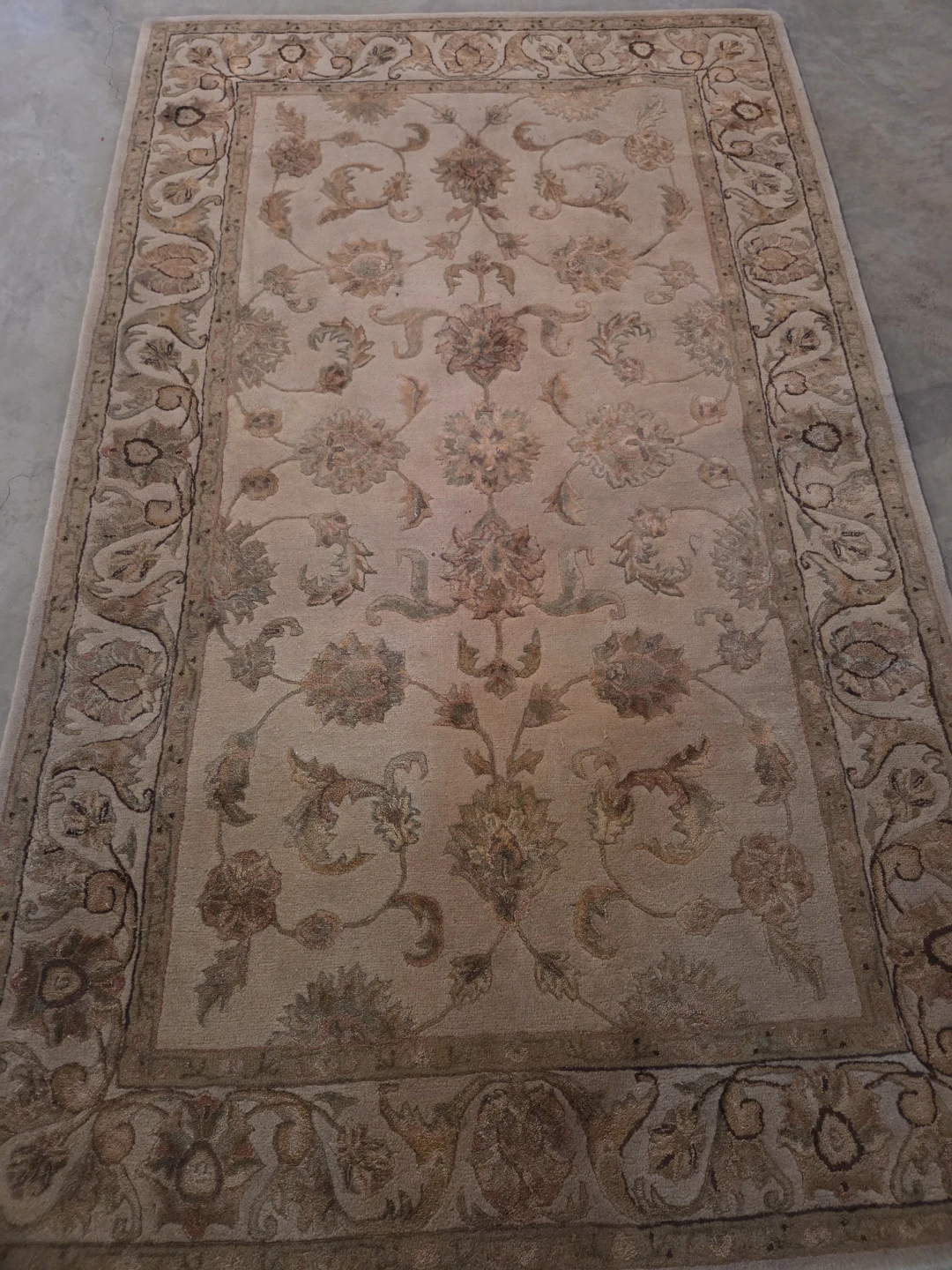 Rutherford Collection Floral Rug, 5' x 8'