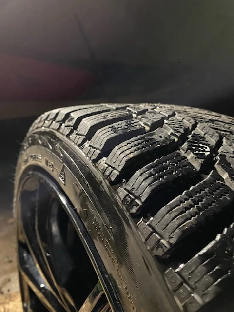 Winter tires with black rims - photo 4