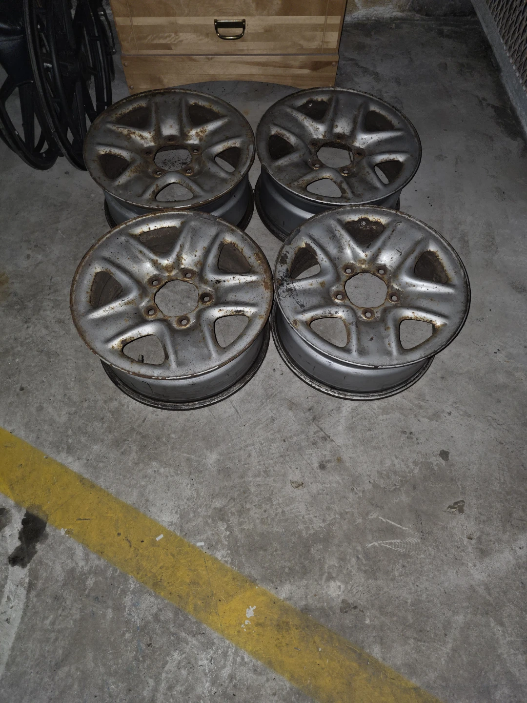 Set of 4 Used 5-Lug Alloy Wheels - photo 3
