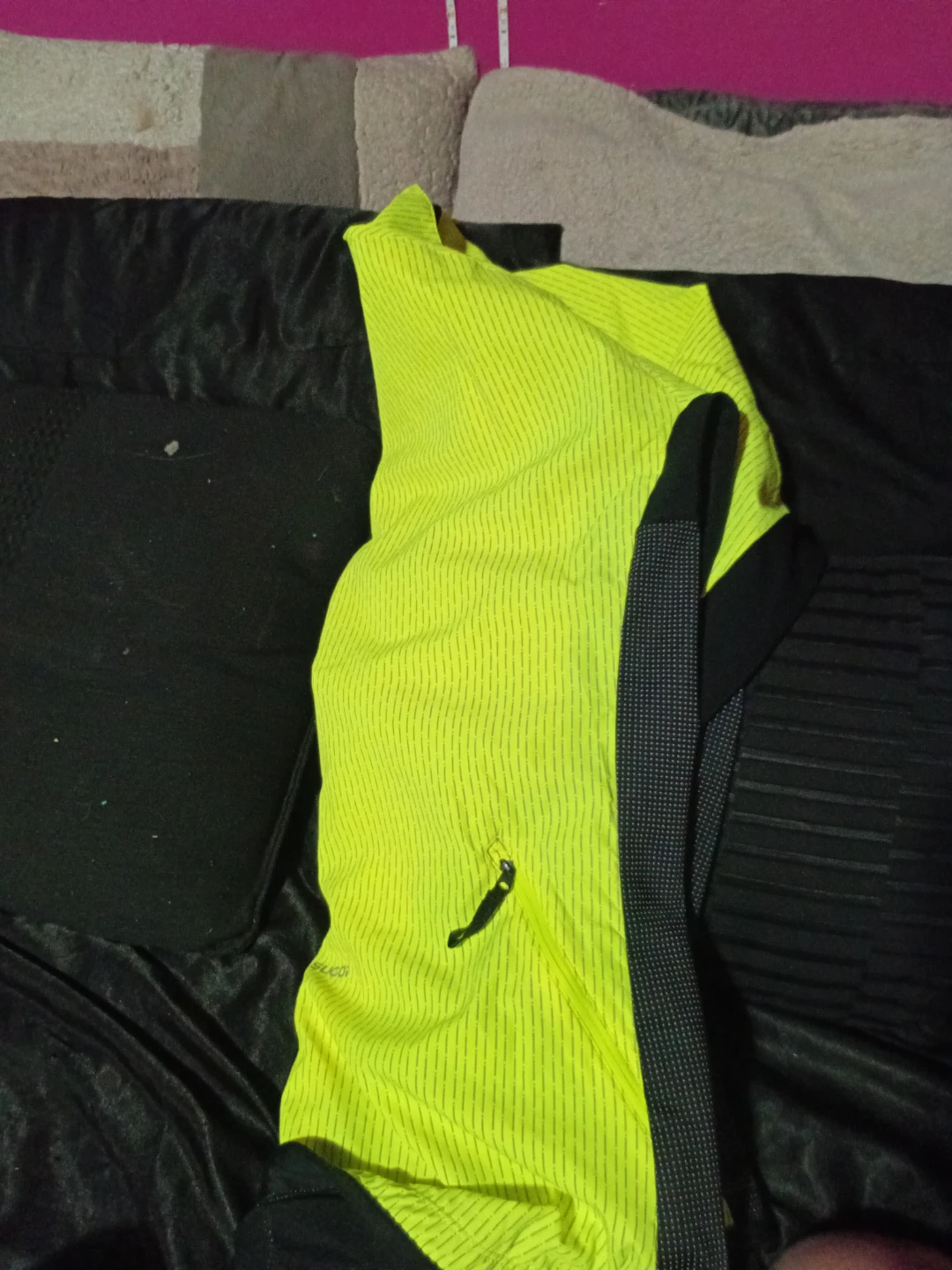 Sugoi Neon Yellow Cycling Jacket - photo 3