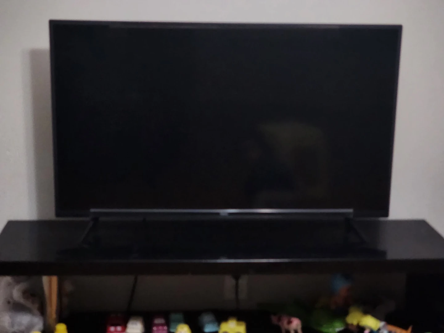 Roku Select Series 40-inch FHD Smart TV - photo 2