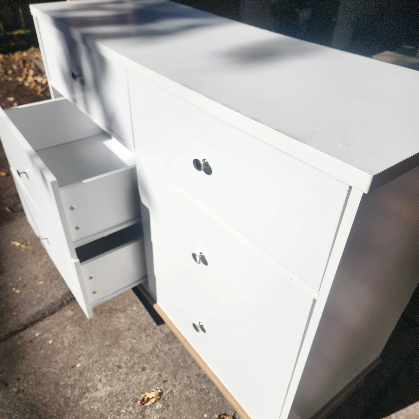 White 6-Drawer Dresser with Wood Base - photo 5