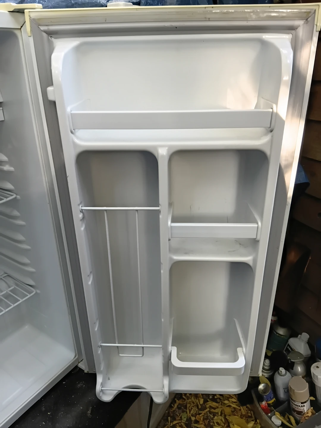 Sunbeam Compact White Mini Fridge - photo 3
