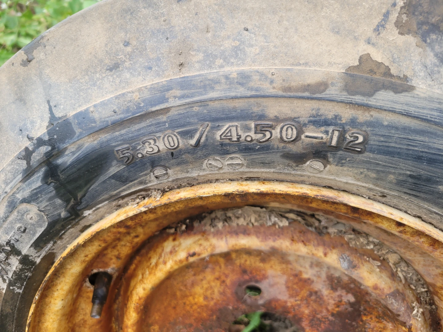 Two 5.30/4.50-12 Trailer Tires with 4 bolt Rims - photo 2