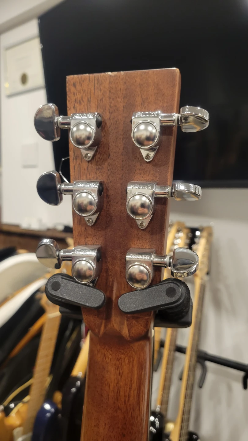 $300 *Copy* of Martin Dreadnaught Guitar - photo 3