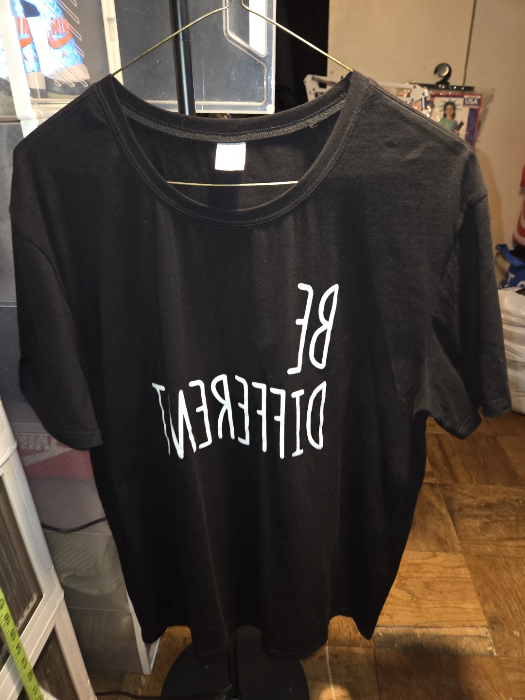 Y 'Reflective Be Different' Statement Tee in a Ladies XL