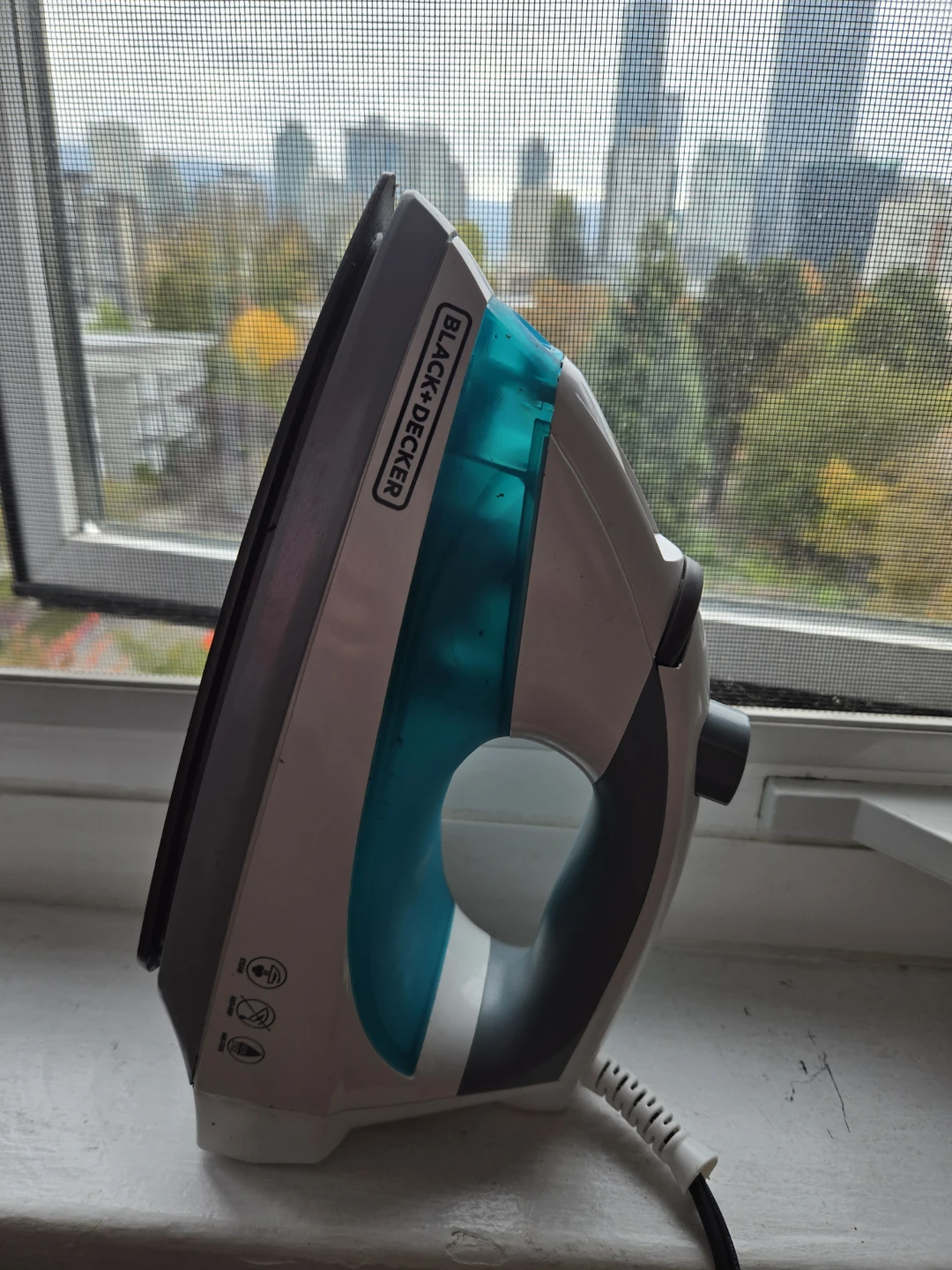 Black+Decker Steam Iron - photo 2
