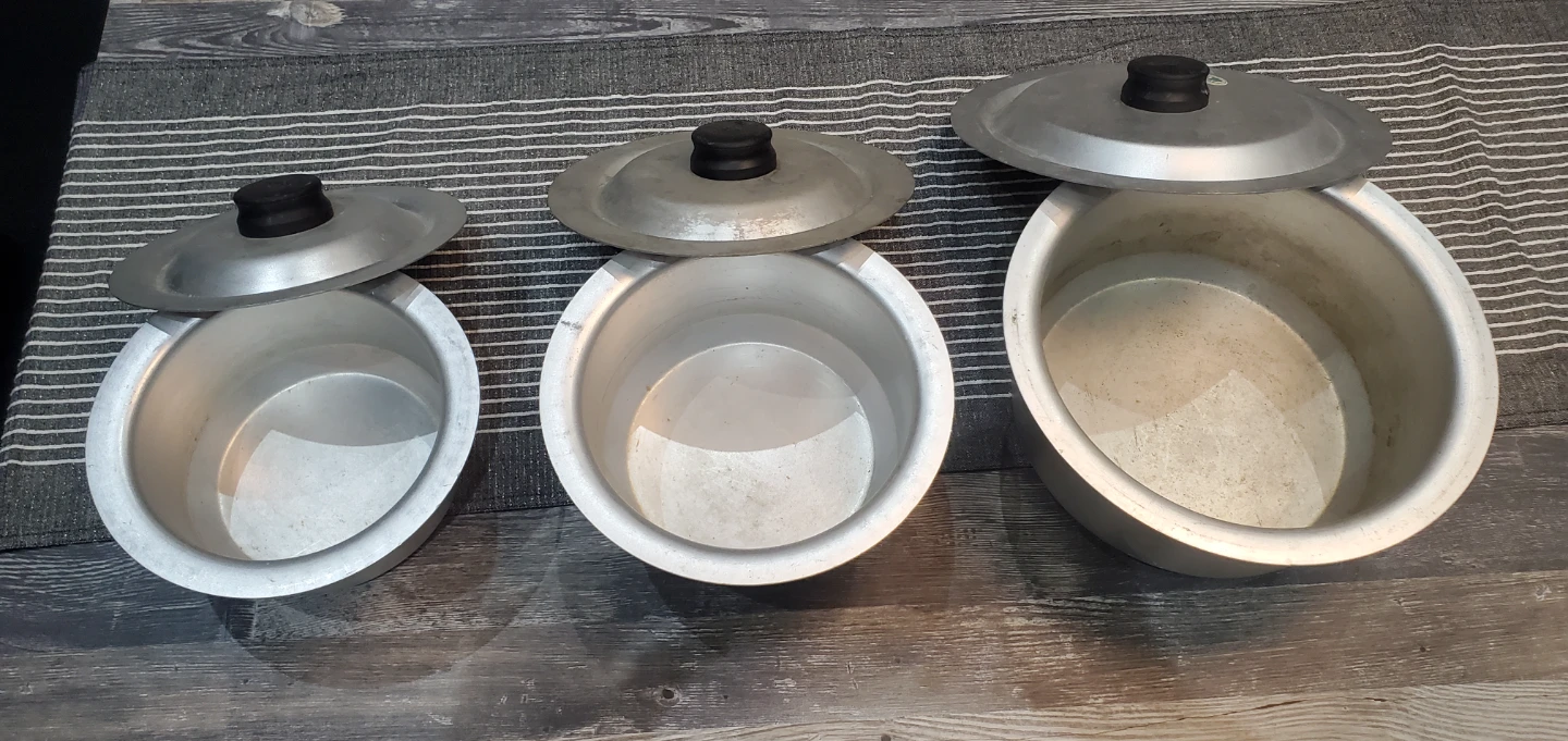 Set of 3 Aluminum Cooking Pots with Lids - photo 2
