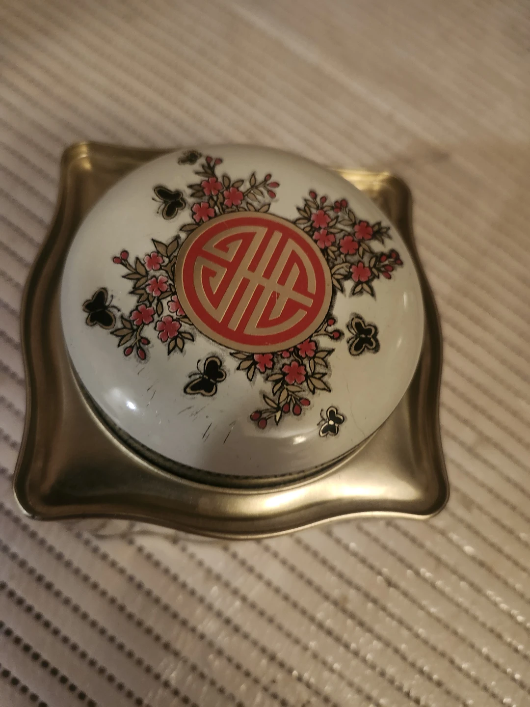 Vintage Decorative Metal Tea Tin - photo 2