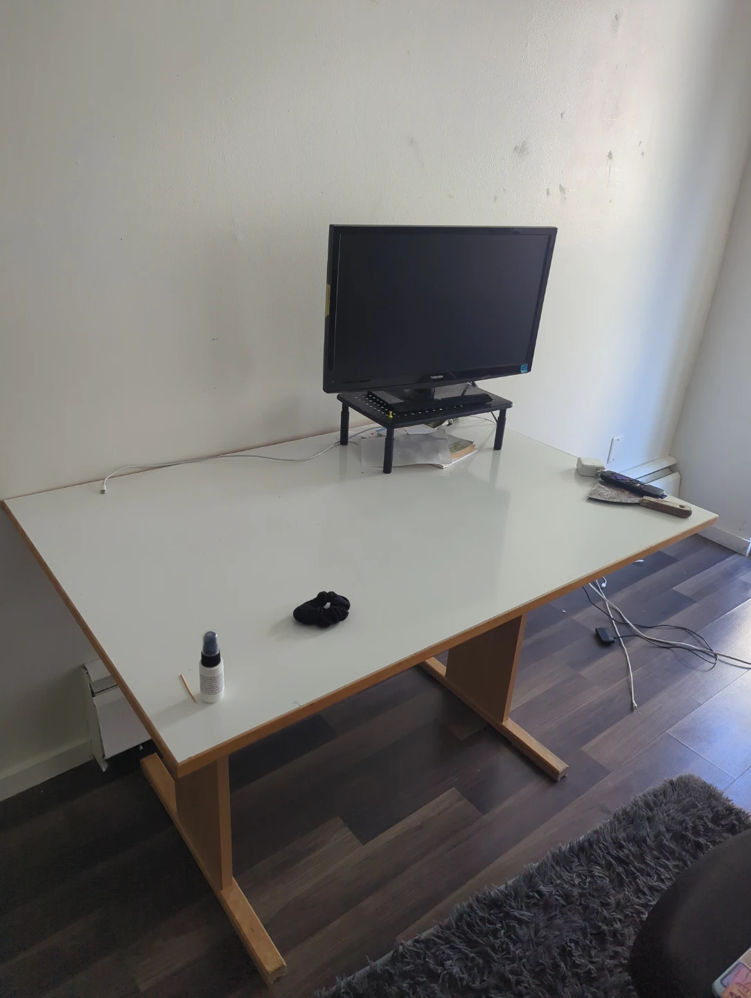 White Office Desk
