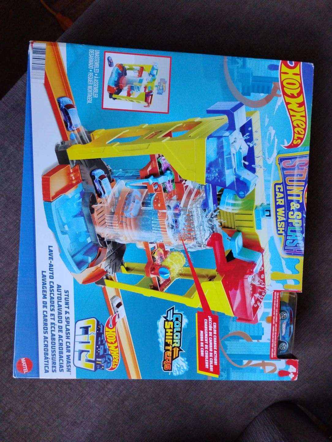 Hot Wheels Stunt and Splash Car Wash Play Set