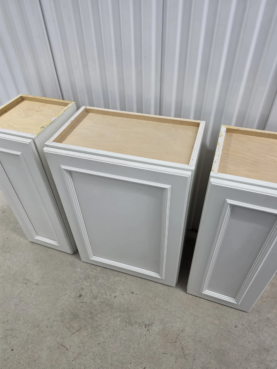 White Shaker-style Cabinet Set - photo 2
