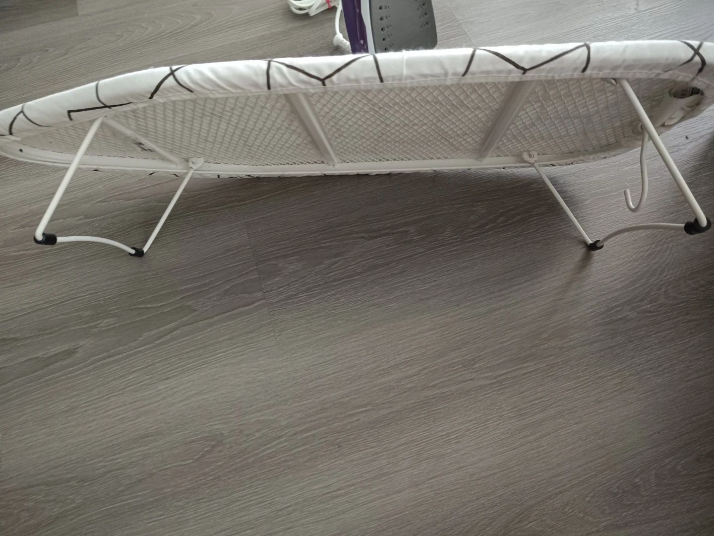 Black+Decker Iron and Tabletop Ironing Board - photo 3