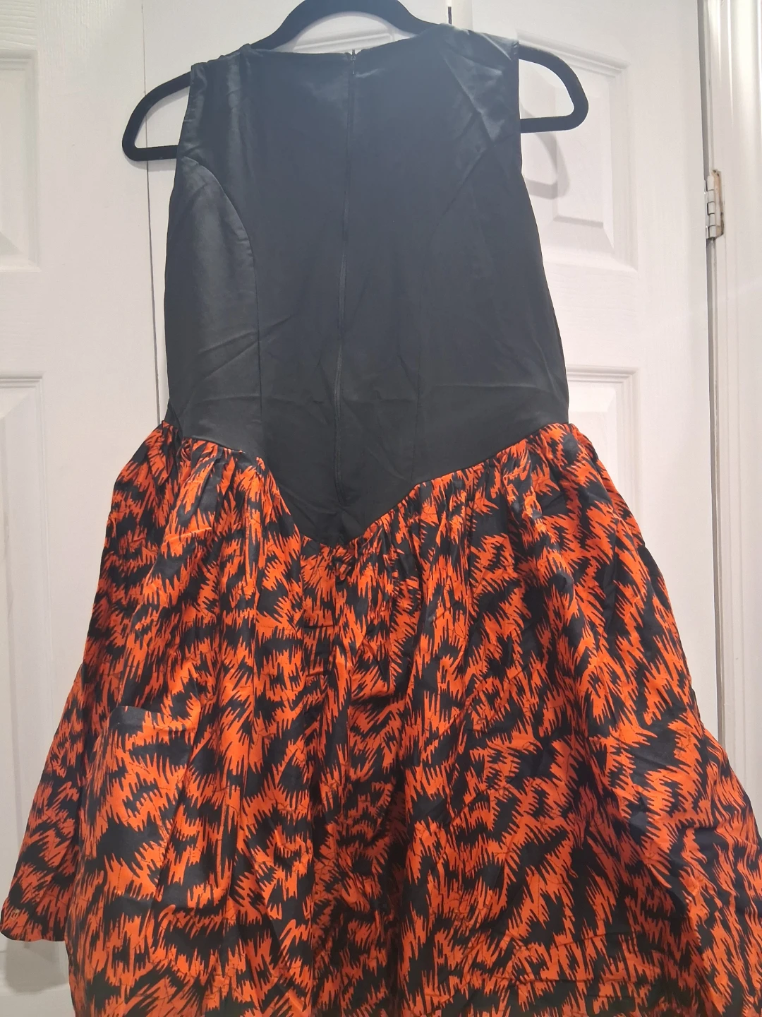 Black and Orange Patterned Sleeveless Dress - photo 4