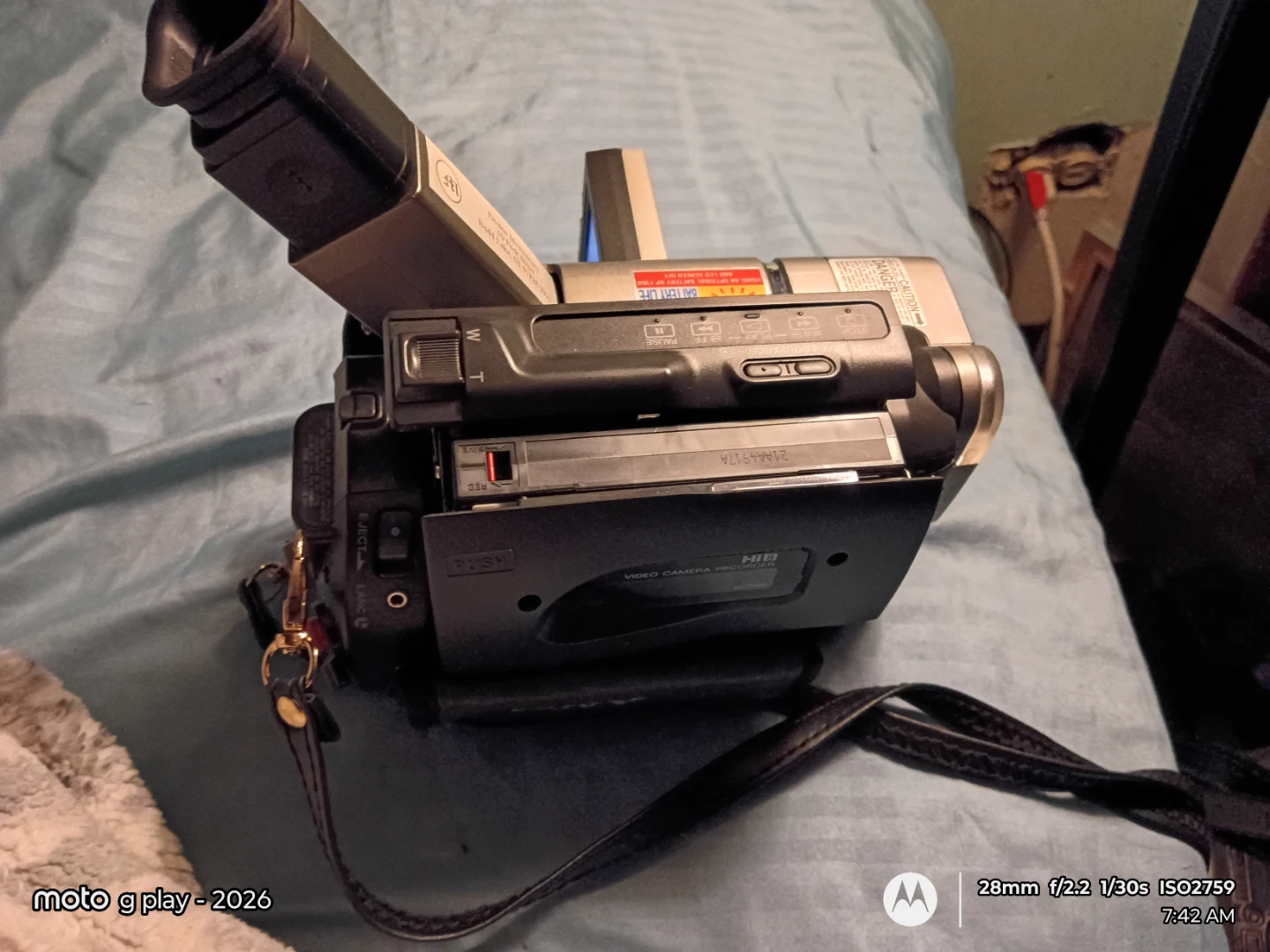 Sony Handycam Vision CCD-TRV67 Video Hi8 Camcorder - photo 2