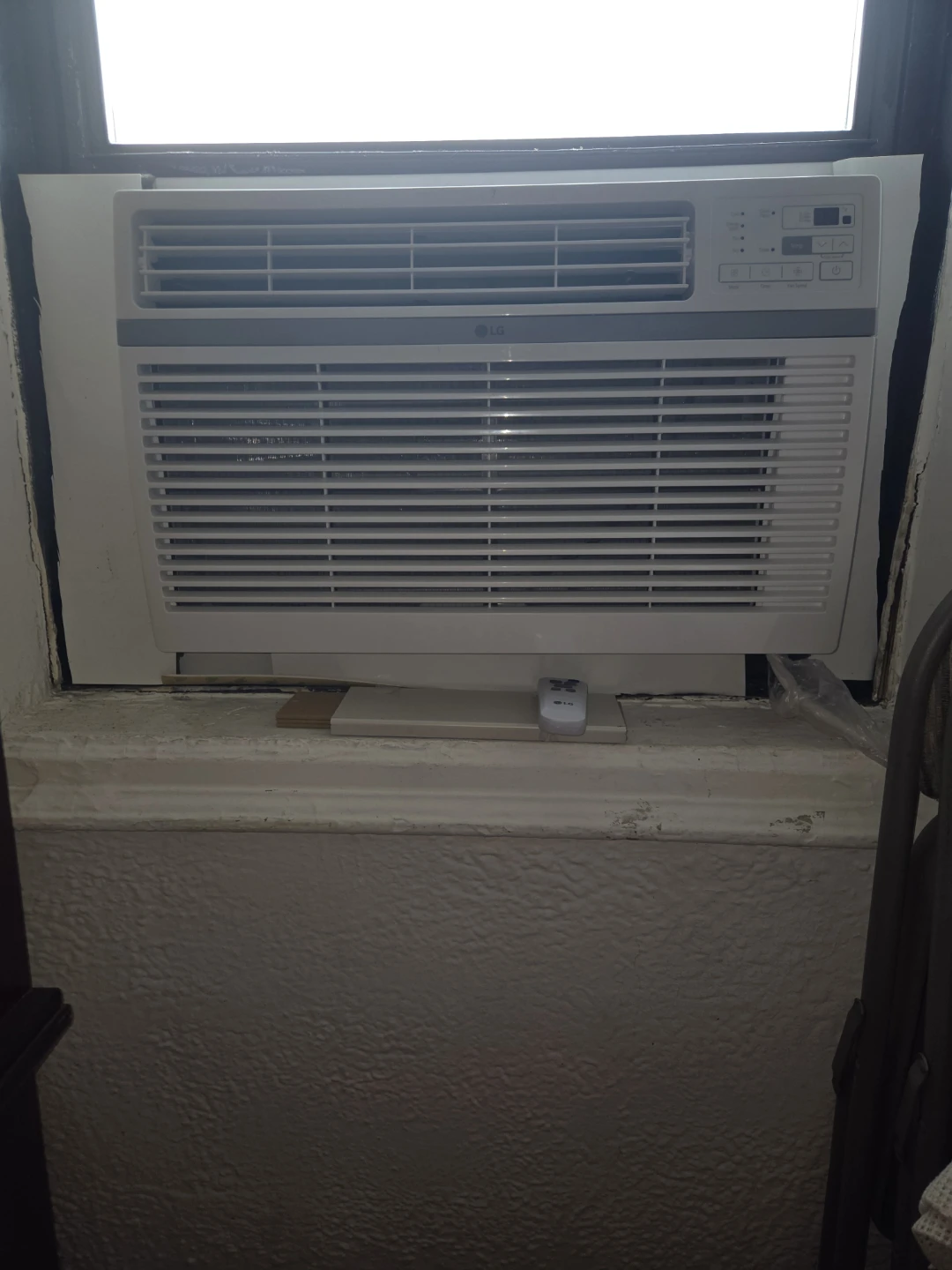 Window air conditioner 14.000 BTU, new without box