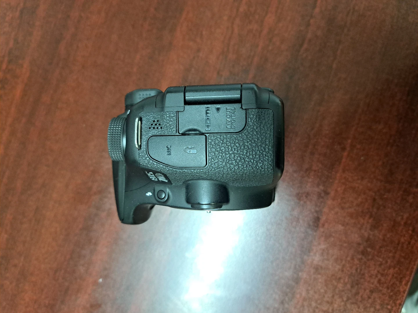 Canon EOS 70D Camera with 18-200mm Lens - photo 2