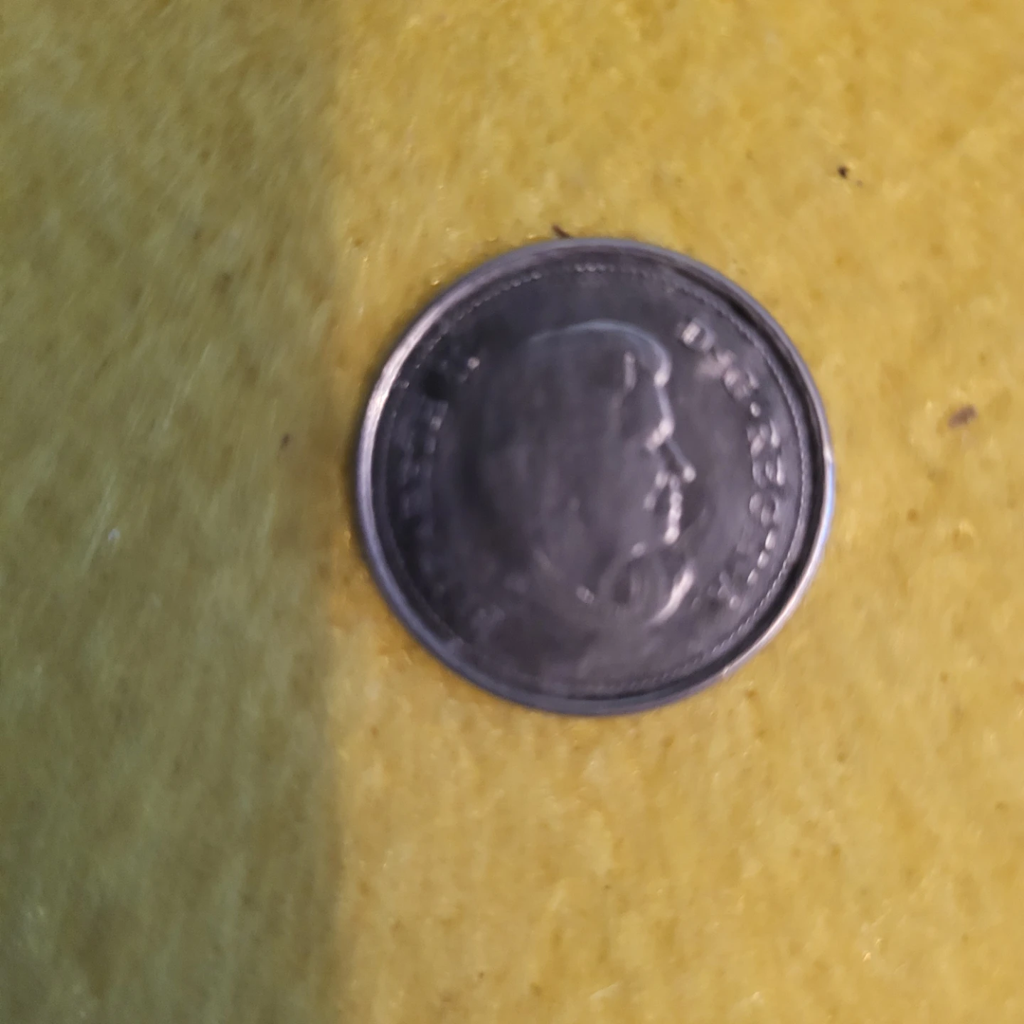Canadian 25 Cents Coin - photo 2