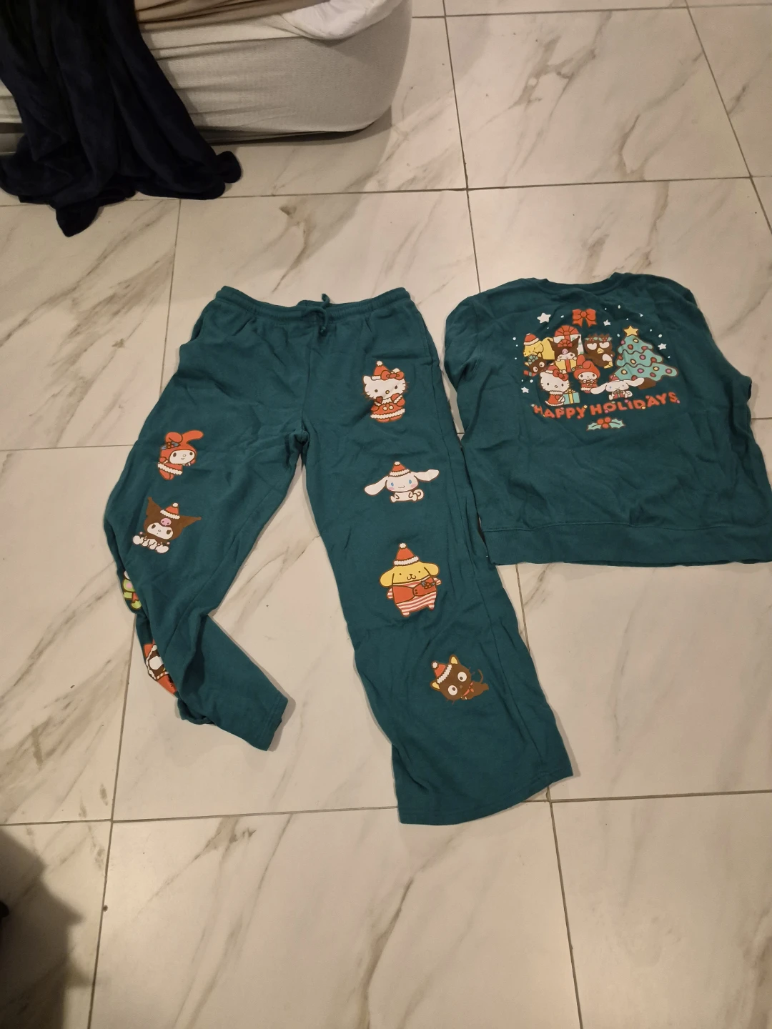 Hello Kitty and Friends Holiday sweat suit  Set - photo 4