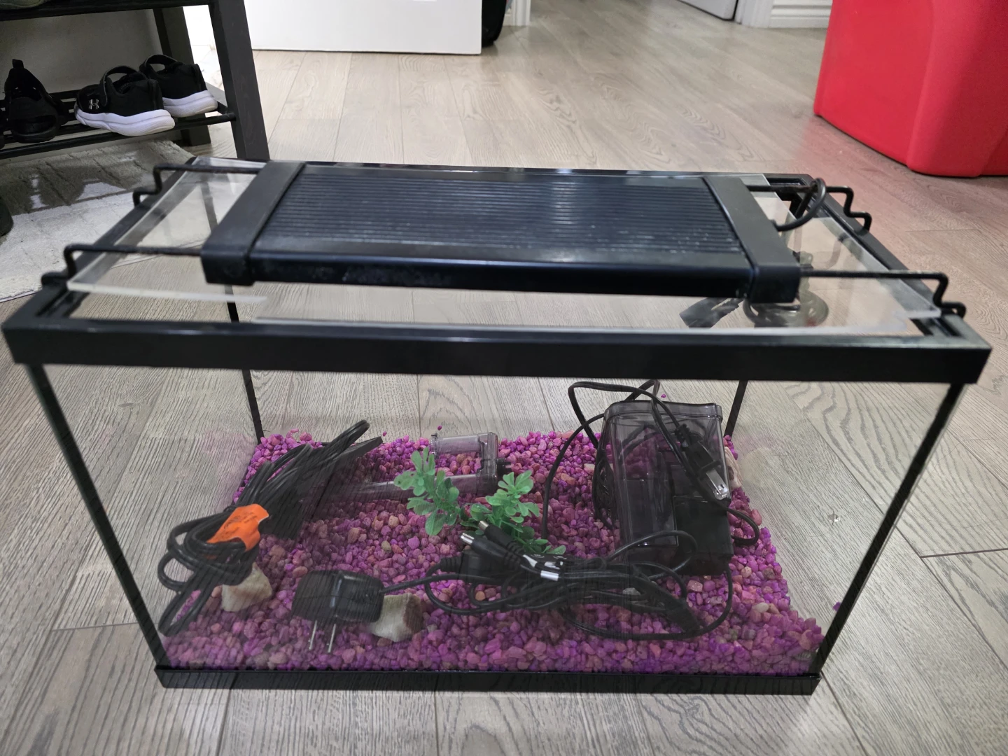 USED AQUARIUM 5.5 Gallon with filter, light and heater