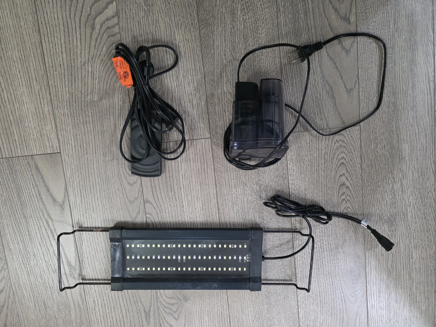 USED AQUARIUM 5.5 Gallon with filter, light and heater - photo 2