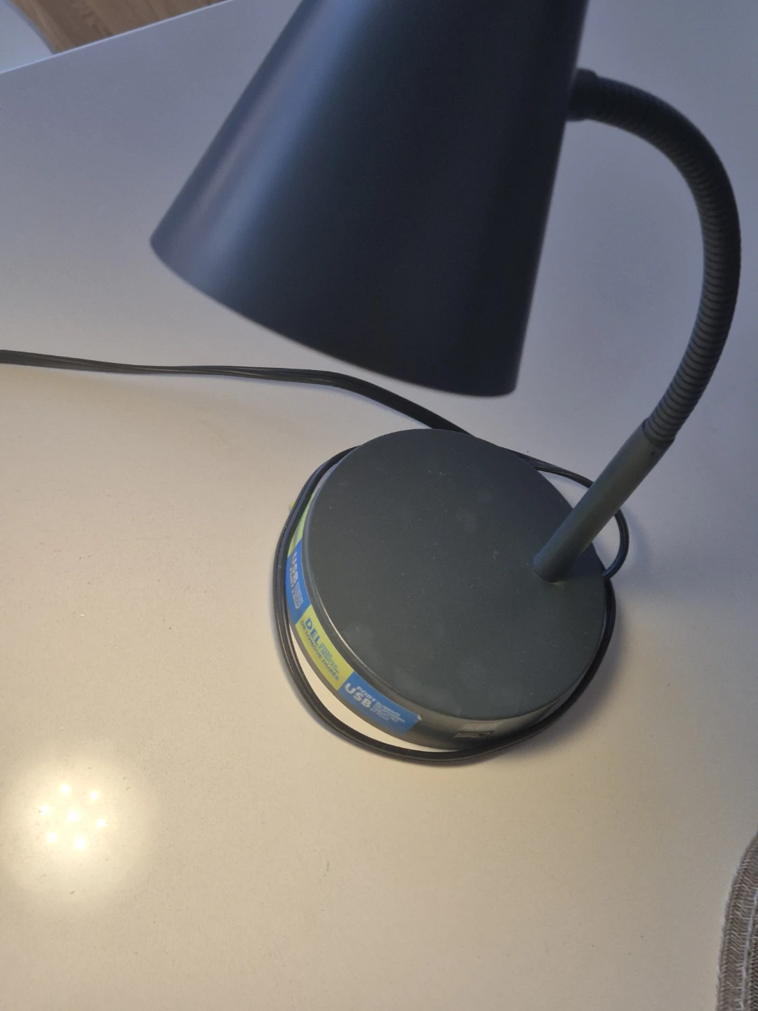 Desk Lamp with USB Port - photo 2
