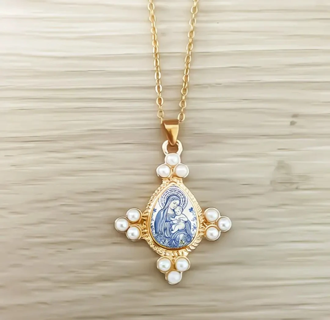 ✨️Madonna and Child Necklace - photo 3