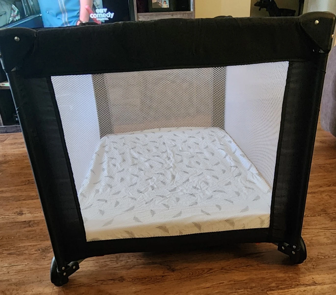 Evenflo Play and Go Harmony Playard w/ Mattress and sheet - photo 4