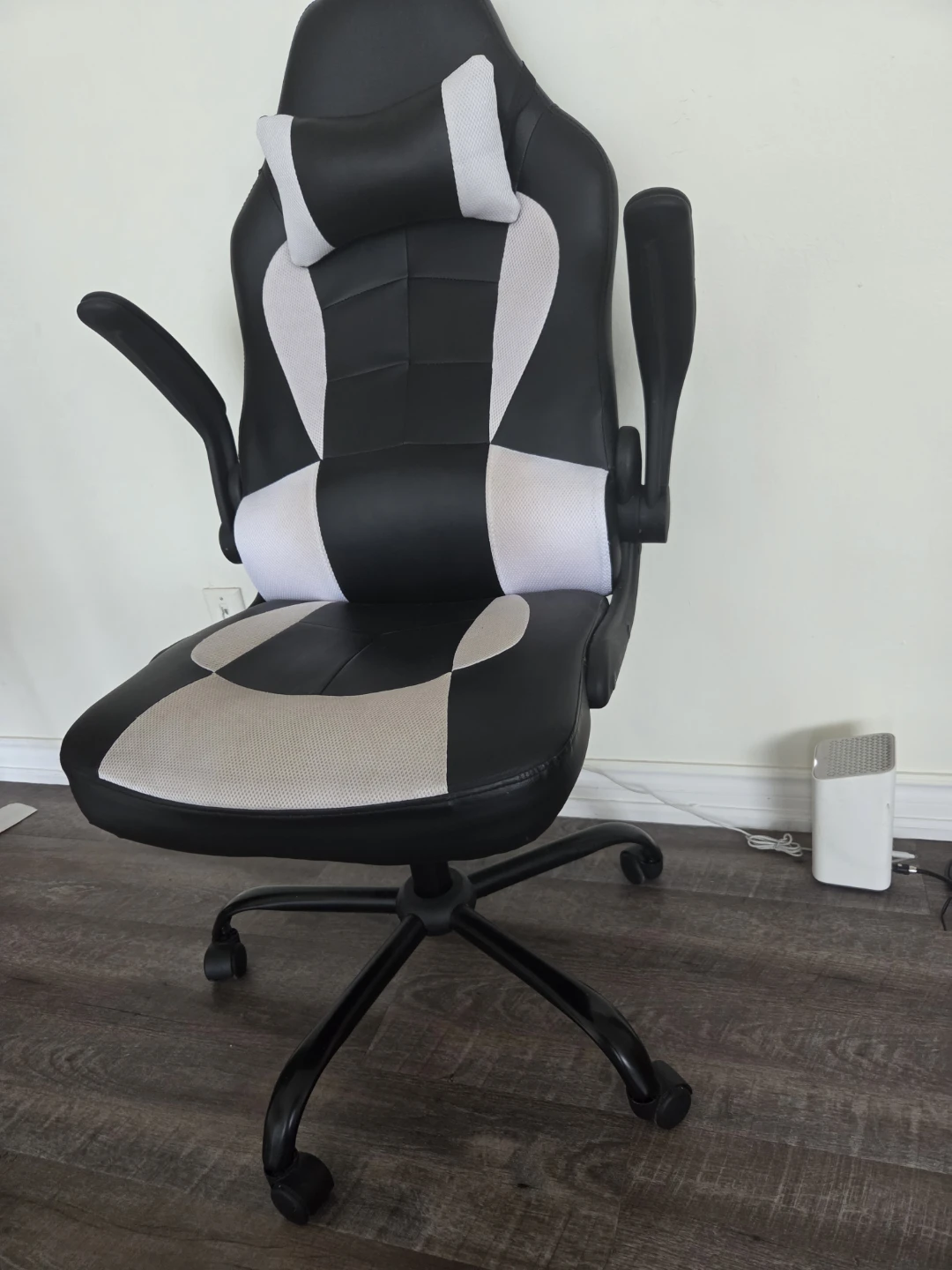 Chair - photo 2