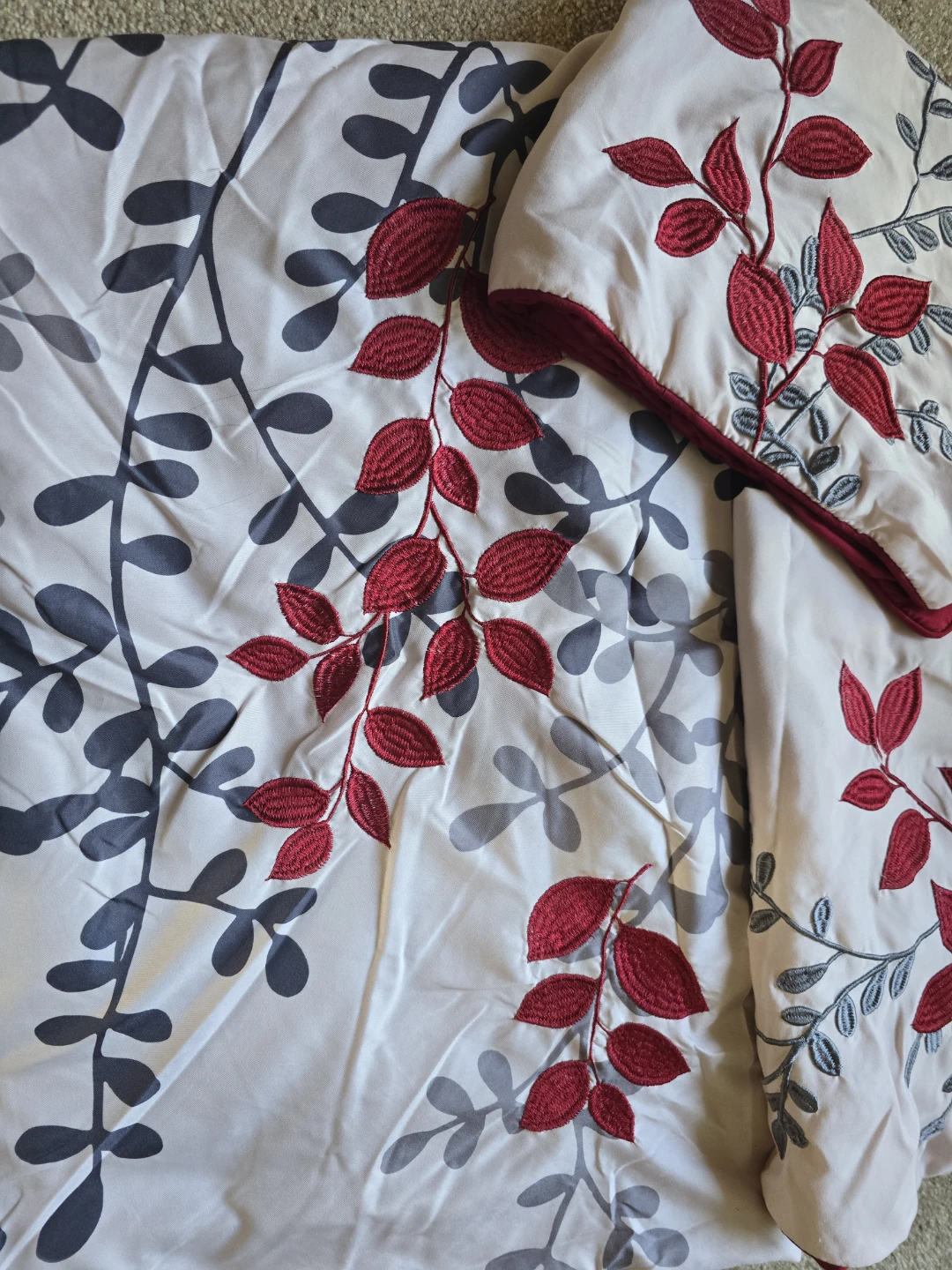 Red and beige Duvet cover with two pillow cases - photo 2