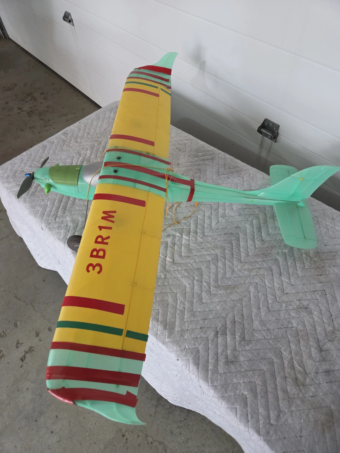 Remote control airplane model