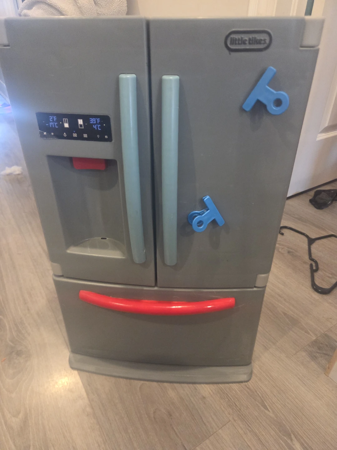 KidKraft Play Kitchen with Little Tikes Fridge & Accessories - photo 2