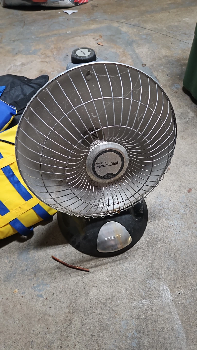 Presto HeatDish Electric Heater