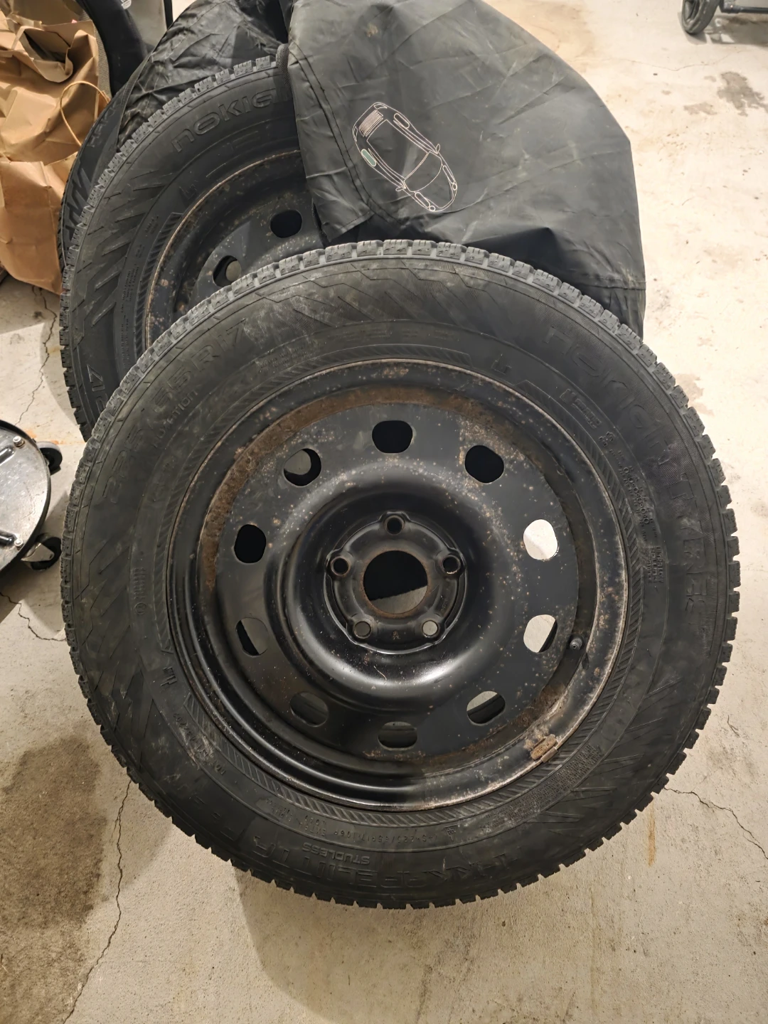 Nokian Hakkapeliitta Winter Tires 225/65R17 - photo 3