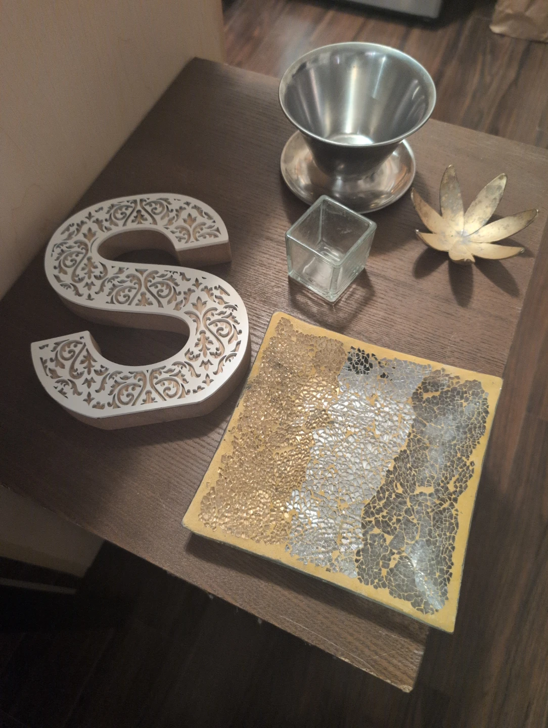 Lot of Assorted Home Decor Pieces + FREE GIFTS
