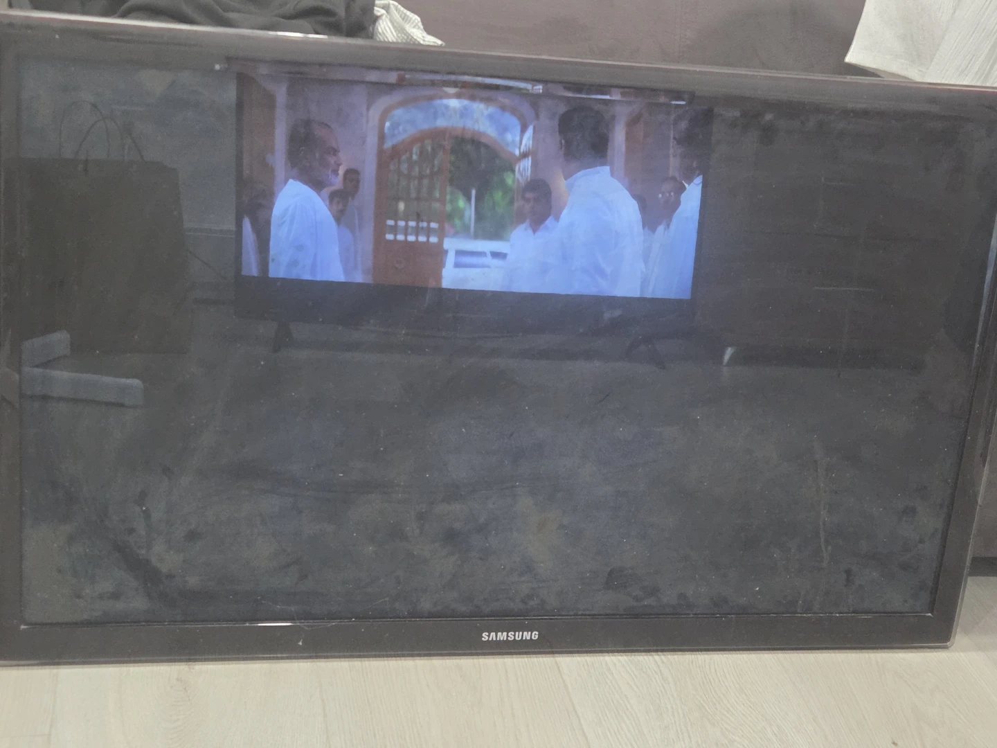 Samsung 40-inch LED - photo 2