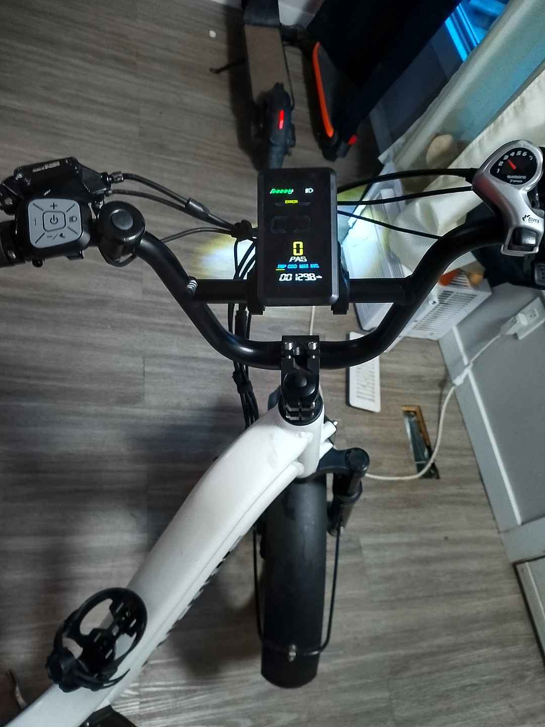 Fucare Electric Bike White - photo 4
