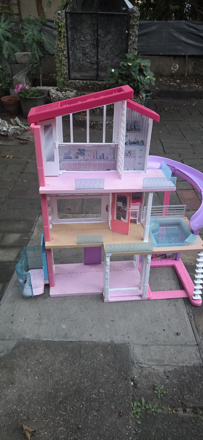 Barbie Dollhouse and Camper Set