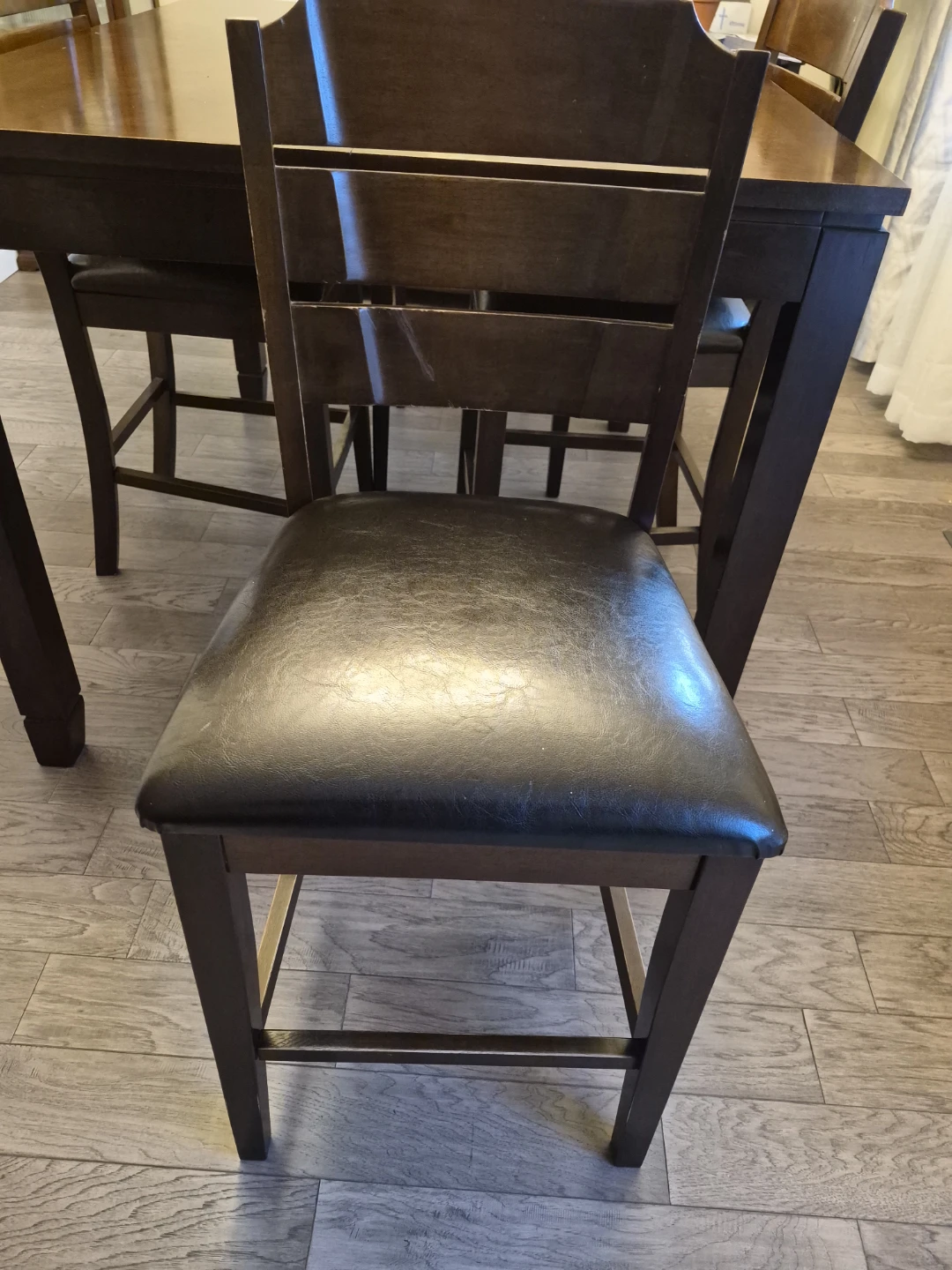 Fully extended Dining Table and 6 Chairs Set