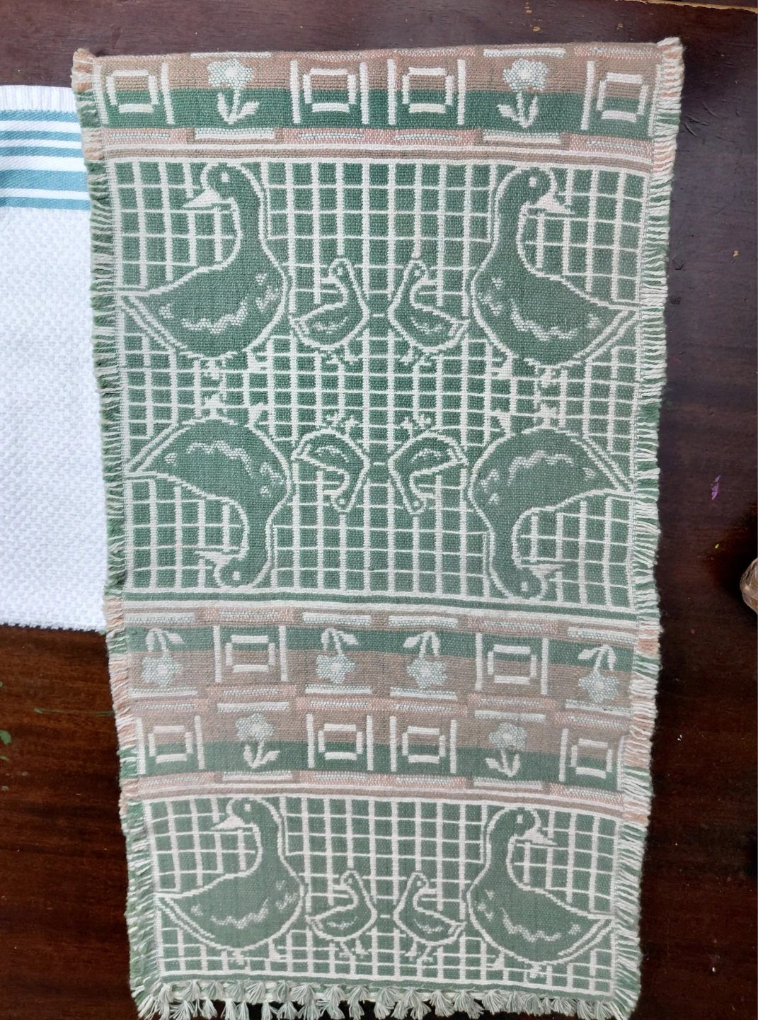 Vintage Goose Pattern Table Runner - photo 3