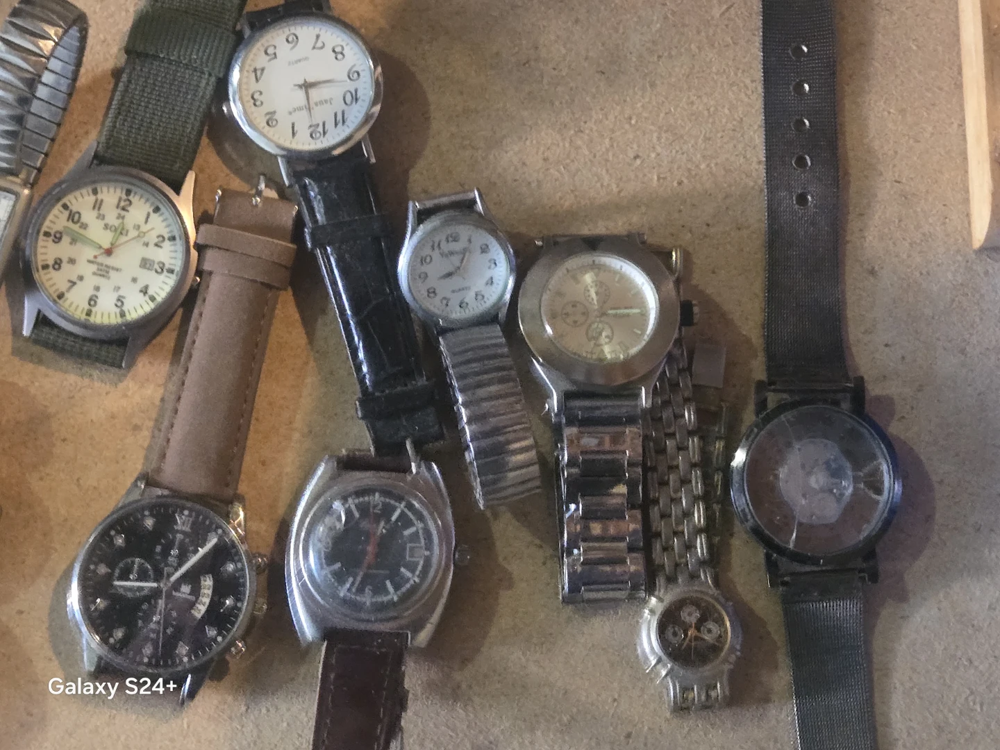 Collection of Assorted Quartz Wristwatches - photo 3
