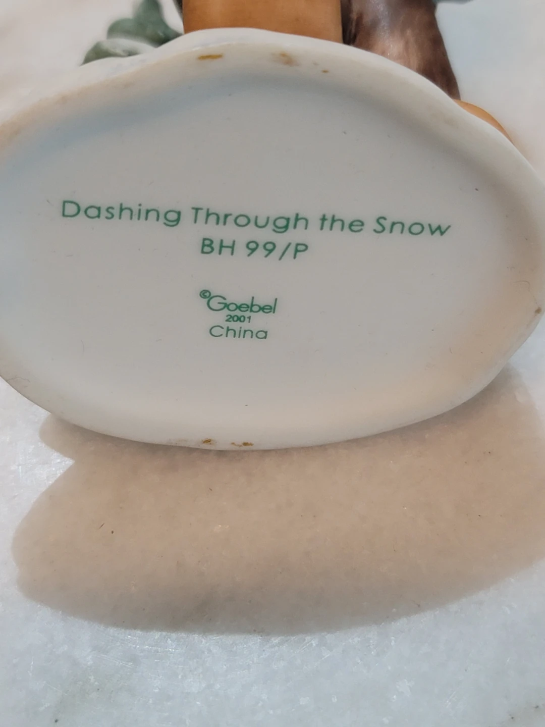 Berta Hummel Dashing Through the Snow Figurine - photo 4